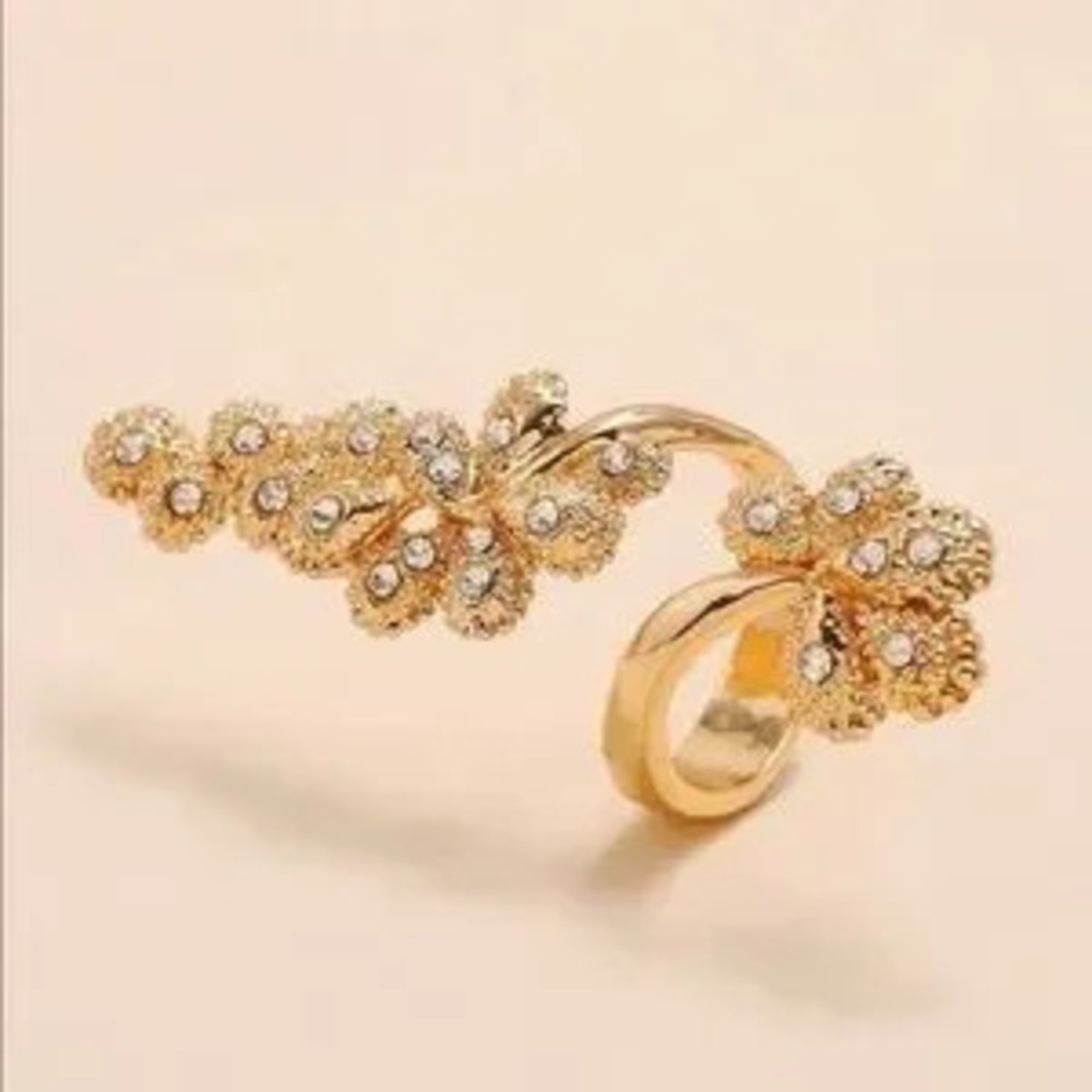Gold 1pc Floral Crystal Ring